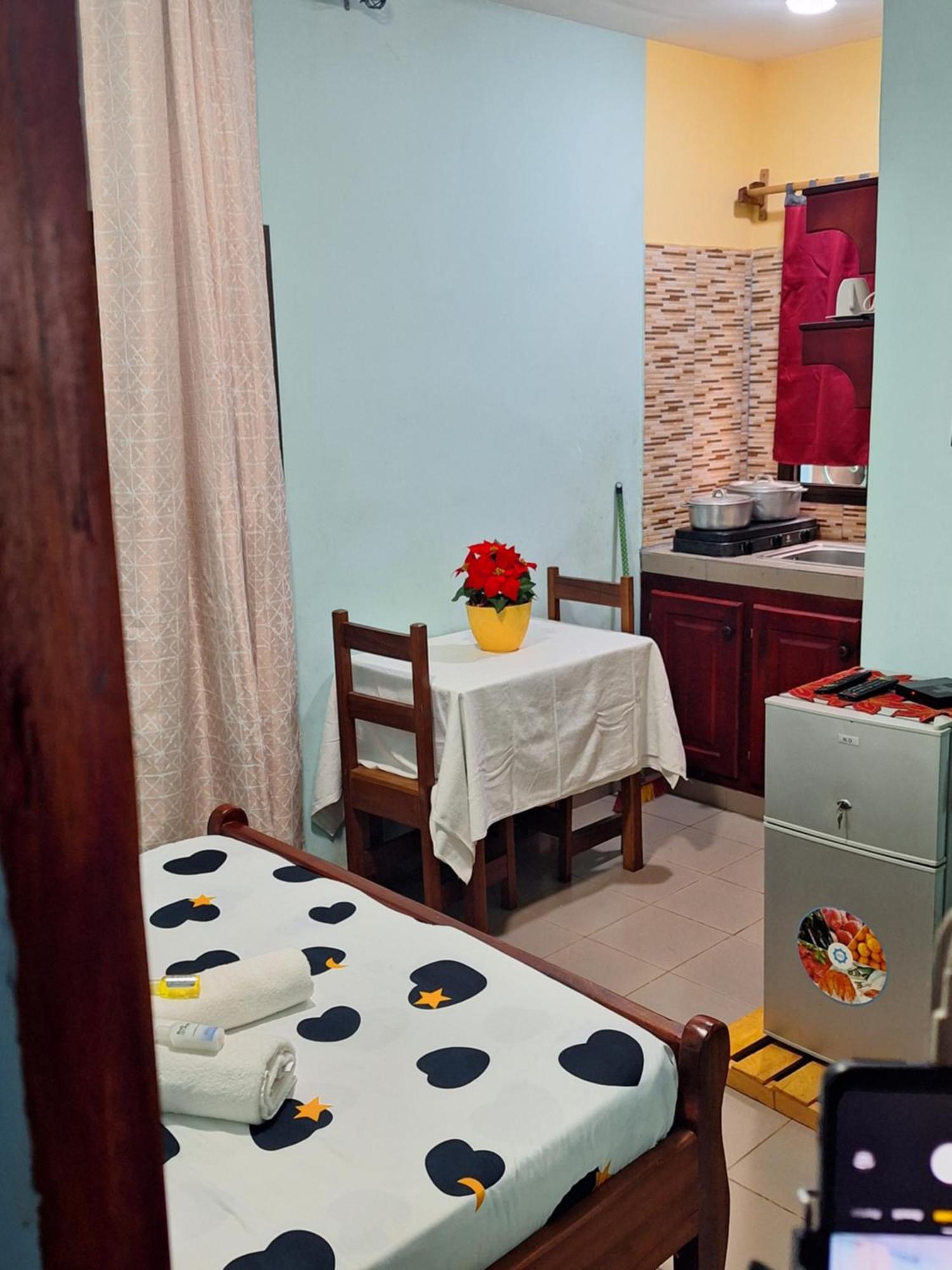 Résidence Des 7 Collines Yaoundé Esterno foto