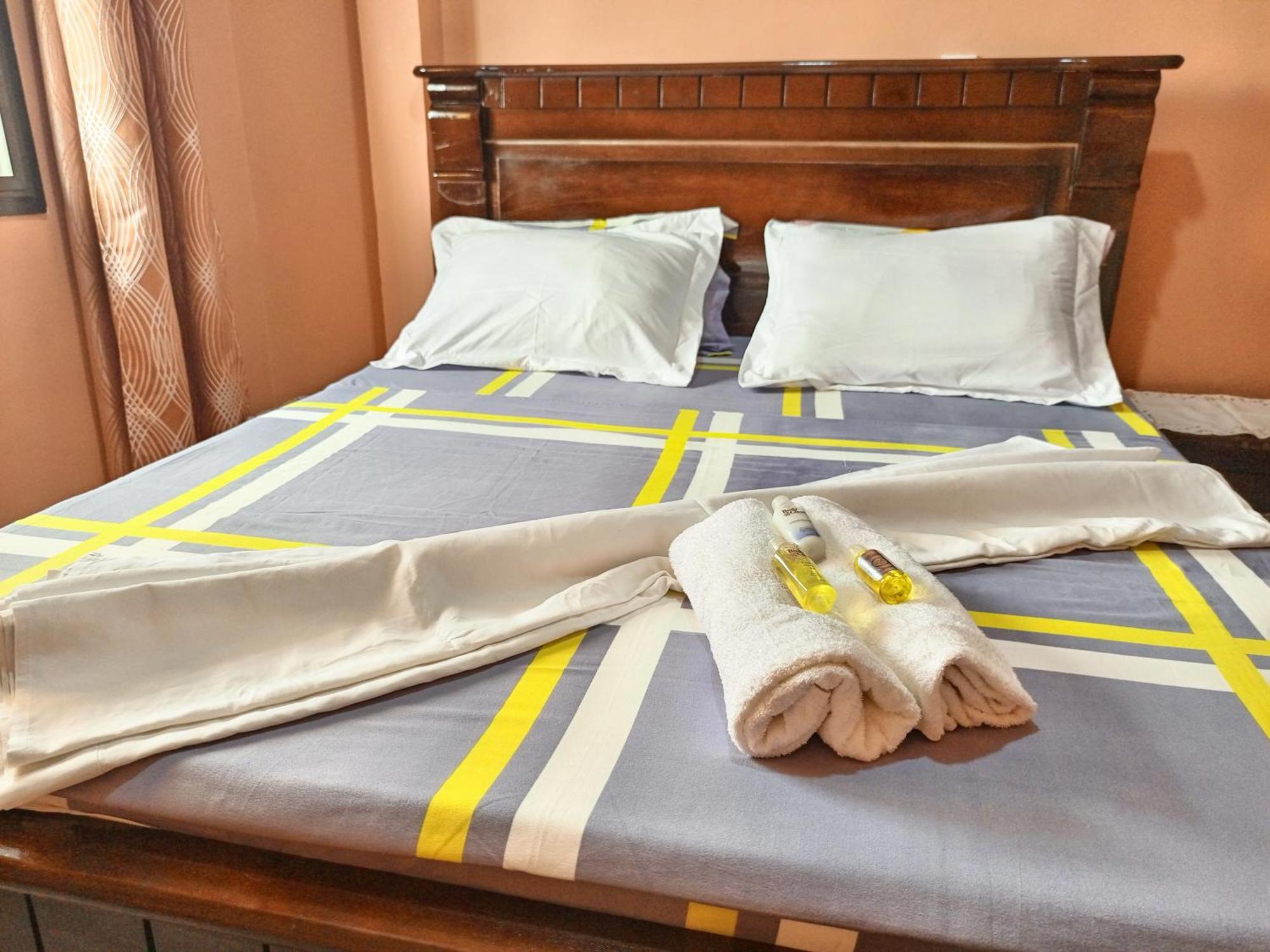 Résidence Des 7 Collines Yaoundé Esterno foto